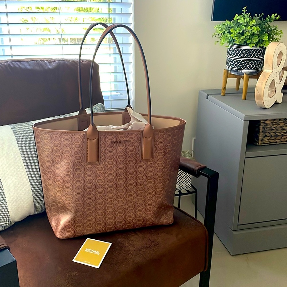 🎀MICHAEL KORS JODI LARGE LOGO JACQUARD TOTE NWOT🎀